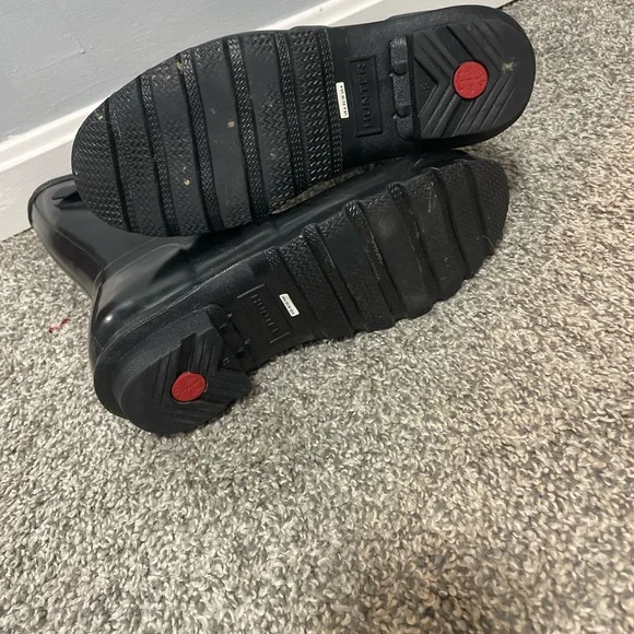 Hunter Glossy Black Boots - Picture 4 of 4